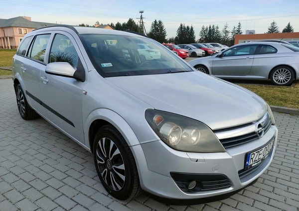 Opel Astra cena 7700 przebieg: 321211, rok produkcji 2006 z Rzeszów małe 326